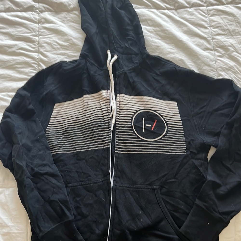 Twenty one pilots zip-up hoodie! They’re back!!